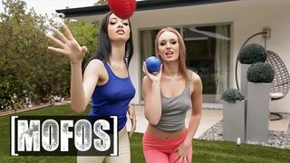 Hot - Petite Girls Daisy Stone & Scarlett Bloom Give Jay An Outdoor Double Blowjob & A Nice Fuck