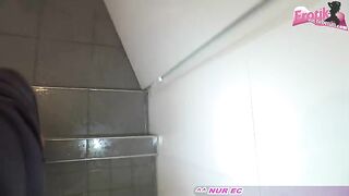 Fucking a tattooed amateur in the shower